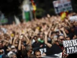 Manifestantes voltam às ruas de Madrid