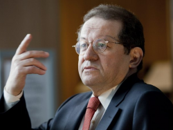 Constâncio: Protestos não afectam reformas