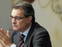 Artur Mas `não nos pararão constituições nem tribunais´