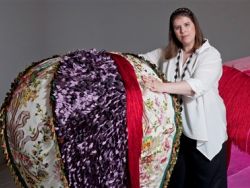 Joana Vasconcelos, a mais vista em Paris.