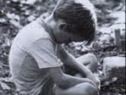 Cada vez mais meninos passam fome na Grécia