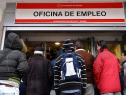 Mais de metade dos jovens espanhóis está no desemprego.